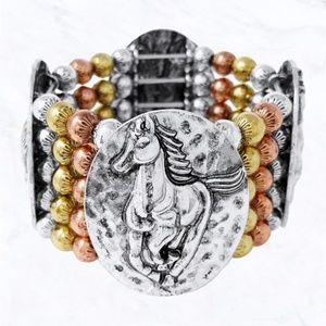 Horse charm bracelet